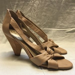Seychelle’s Forget-Me-Knot Heeled Sandals